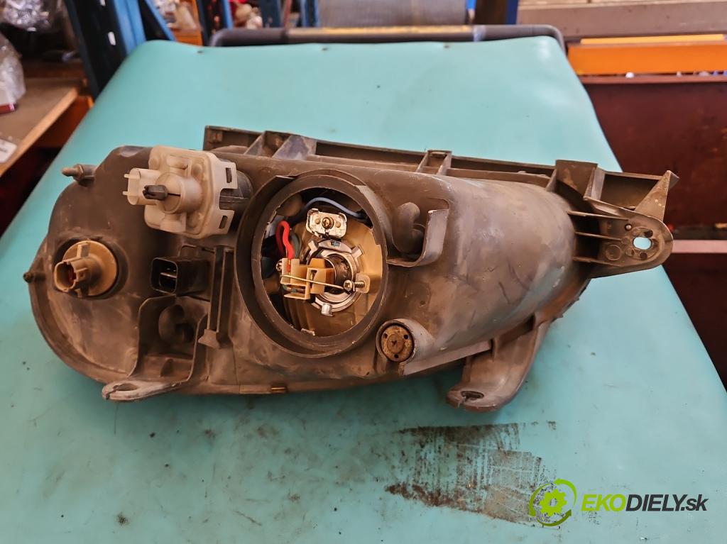 Daewoo Lanos 1.5 16V 99 HP manual 73 kW 1498 cm3 4- Reflektor: pravý  (Pravé)