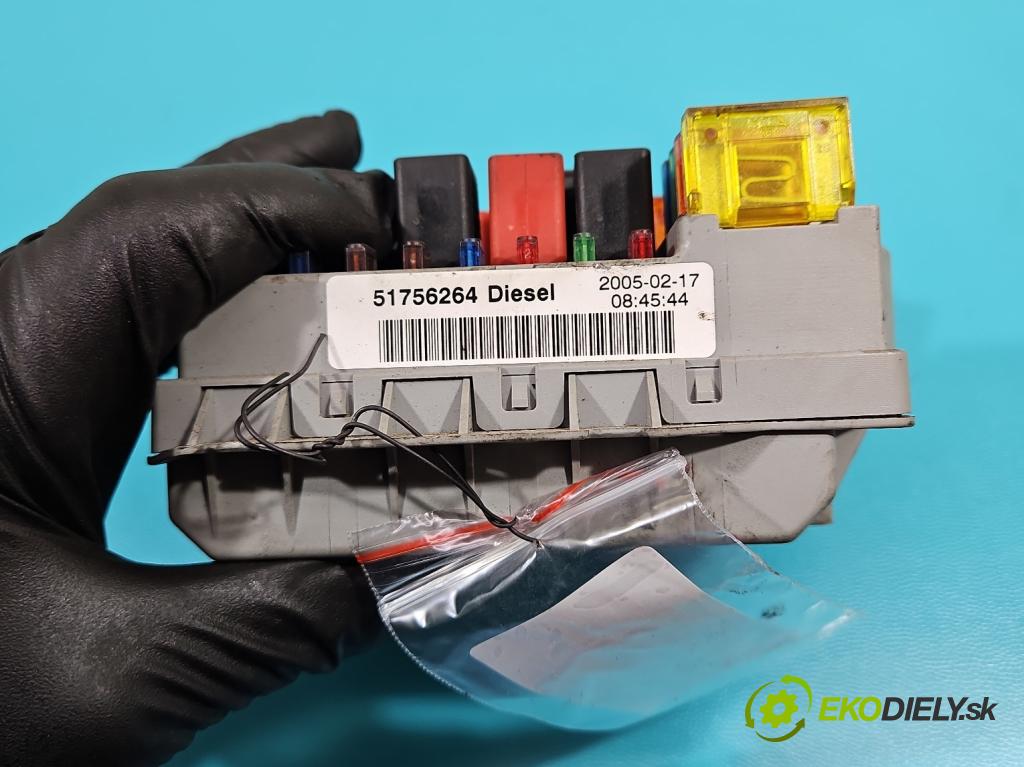 Fiat Doblo I 2001-2010 1.9 jtd 105 hp manual 77 kW 1910 cm3 5- skříňka pojistková 51756264 (Pojistkové skříňky)