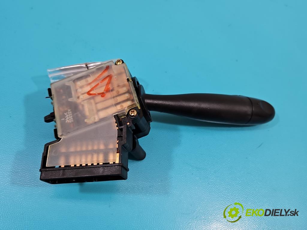 Hyundai Getz 1.1 12V 67KM manual 49 kW 1086 cm3 5- prepínač smeroviek 32932A (Prepínače, spínače, tlačidlá a ovládače kúrenia)