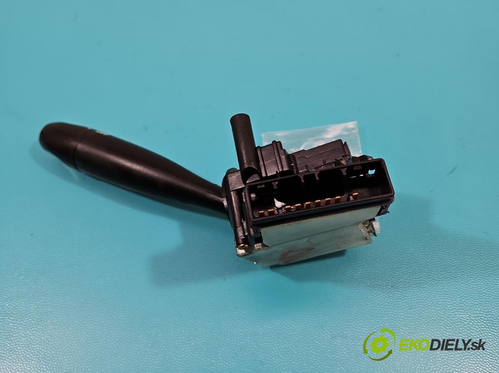 Hyundai Getz 1.1 12V 67KM manual 49 kW 1086 cm3 5- prepínač smeroviek 32932A (Prepínače, spínače, tlačidlá a ovládače kúrenia)