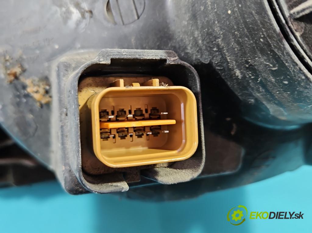 Hyundai Getz 1.1 12V 67KM manual 49 kW 1086 cm3 5- Reflektor: pravý  (Pravé)