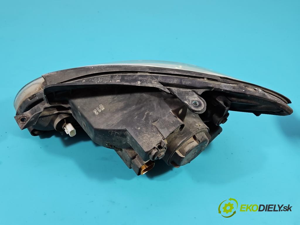 Hyundai Getz 1.1 12V 67KM manual 49 kW 1086 cm3 5- Reflektor: pravý  (Pravé)