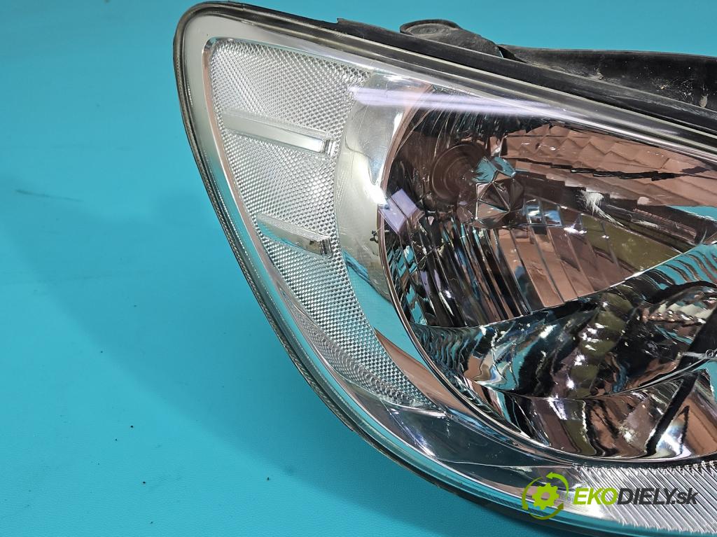 Hyundai Getz 1.1 12V 67KM manual 49 kW 1086 cm3 5- Reflektor: pravý  (Pravé)