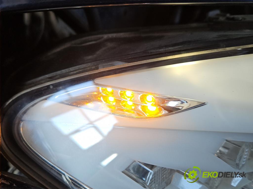 Bmw 5 F10 2010-2017 3.0d 258 HP automatic 190 kW 2993 cm3 5- Reflektor: pravý 7203252 (Pravé)