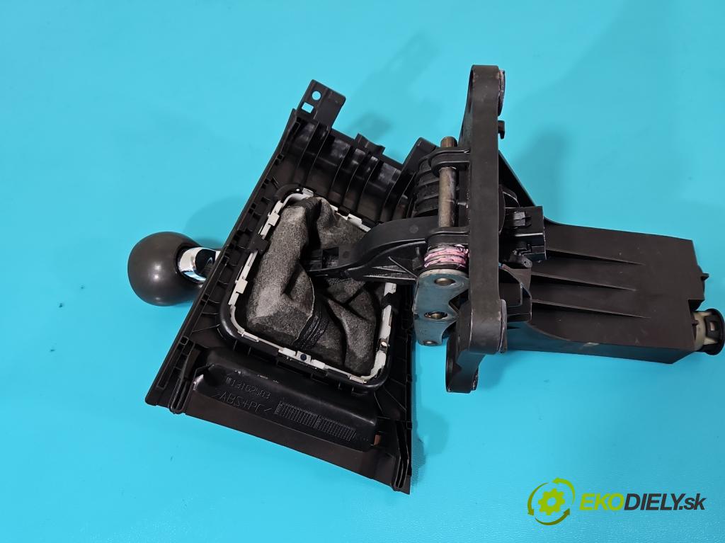 Opel Zafira B 2005-2014 1.9 cdti 120 HP manual 88 kW 1910 cm3 5- Páka: Změny: stupeň,rýchlosť  (Rýchlostné páky / kulisy)