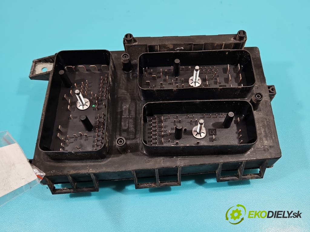 Opel Zafira B 2005-2014 1.9 cdti 120 hp manual 88 kW 1910 cm3 5- skříňka pojistková 13206754 (Pojistkové skříňky)