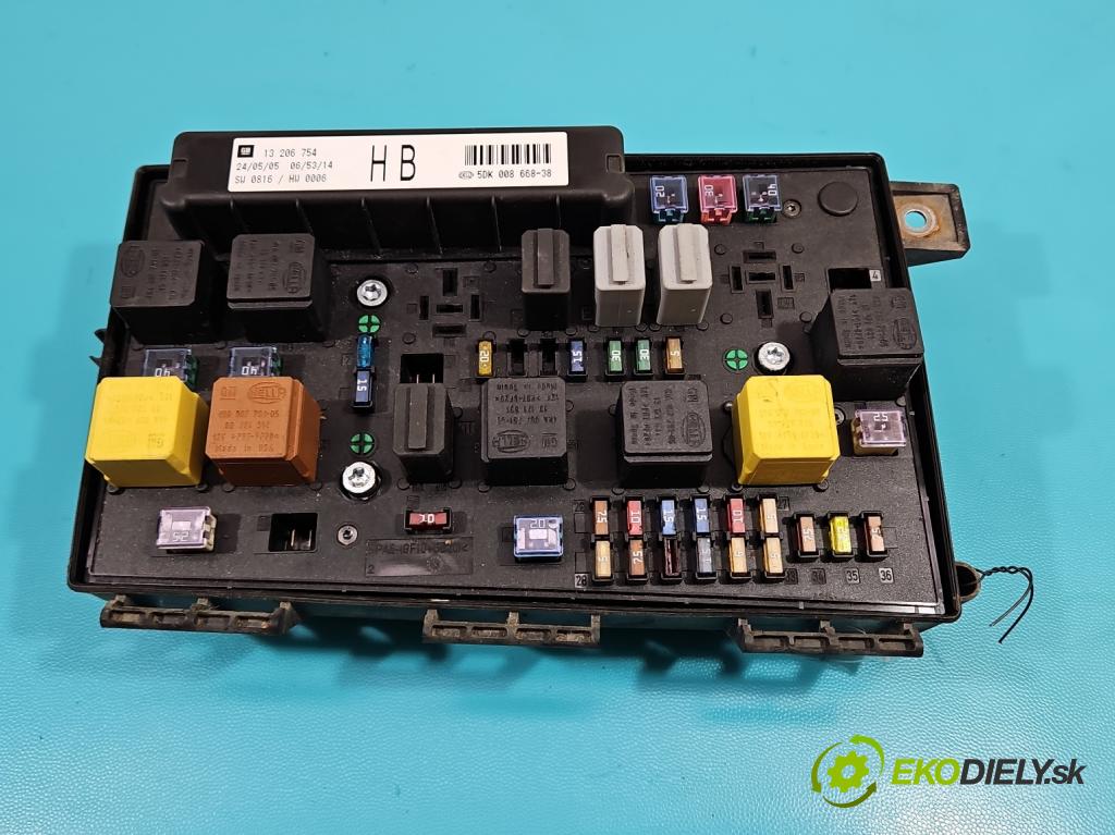 Opel Zafira B 2005-2014 1.9 cdti 120 hp manual 88 kW 1910 cm3 5- skříňka pojistková 13206754 (Pojistkové skříňky)