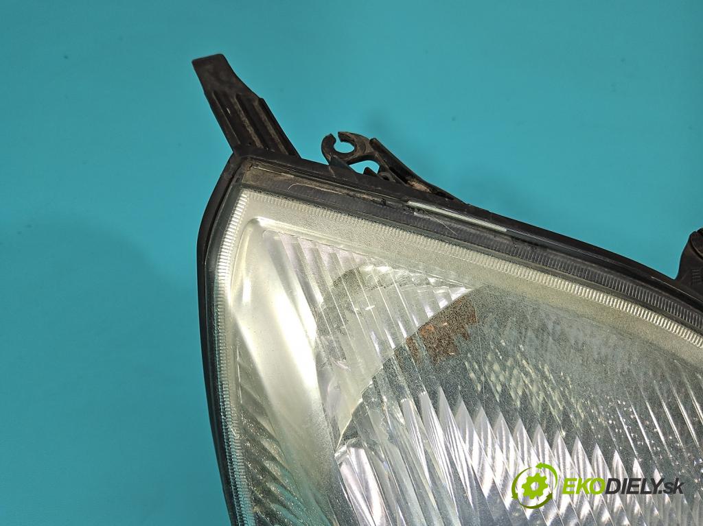 Ford Fiesta Mk6 2002-2008 1.4 16V 80 HP manual 59 kW 1388 cm3 5- Reflektor: pravý  (Pravé)