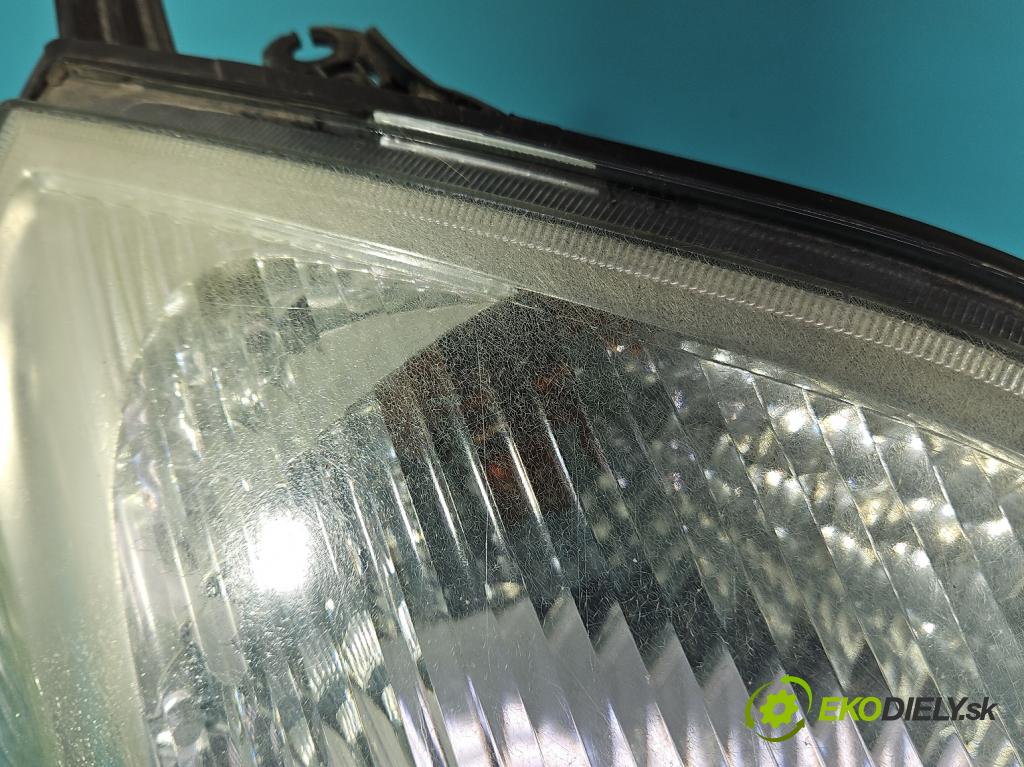 Ford Fiesta Mk6 2002-2008 1.4 16V 80 HP manual 59 kW 1388 cm3 5- Reflektor: pravý  (Pravé)