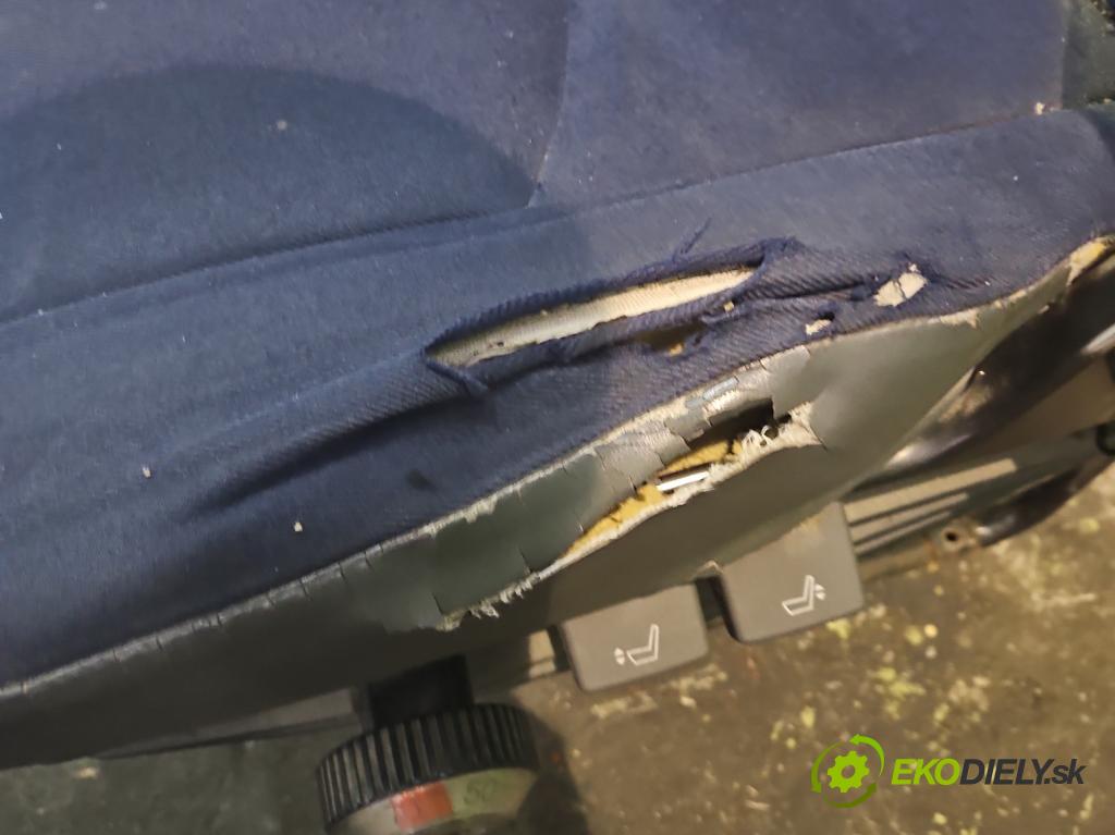 Iveco Daily IV 2006-2014 2.3 HPI 116 HP manual 85 kW 2287 cm3 5- Sedačka ľavý  (Sedačky, sedadlá)