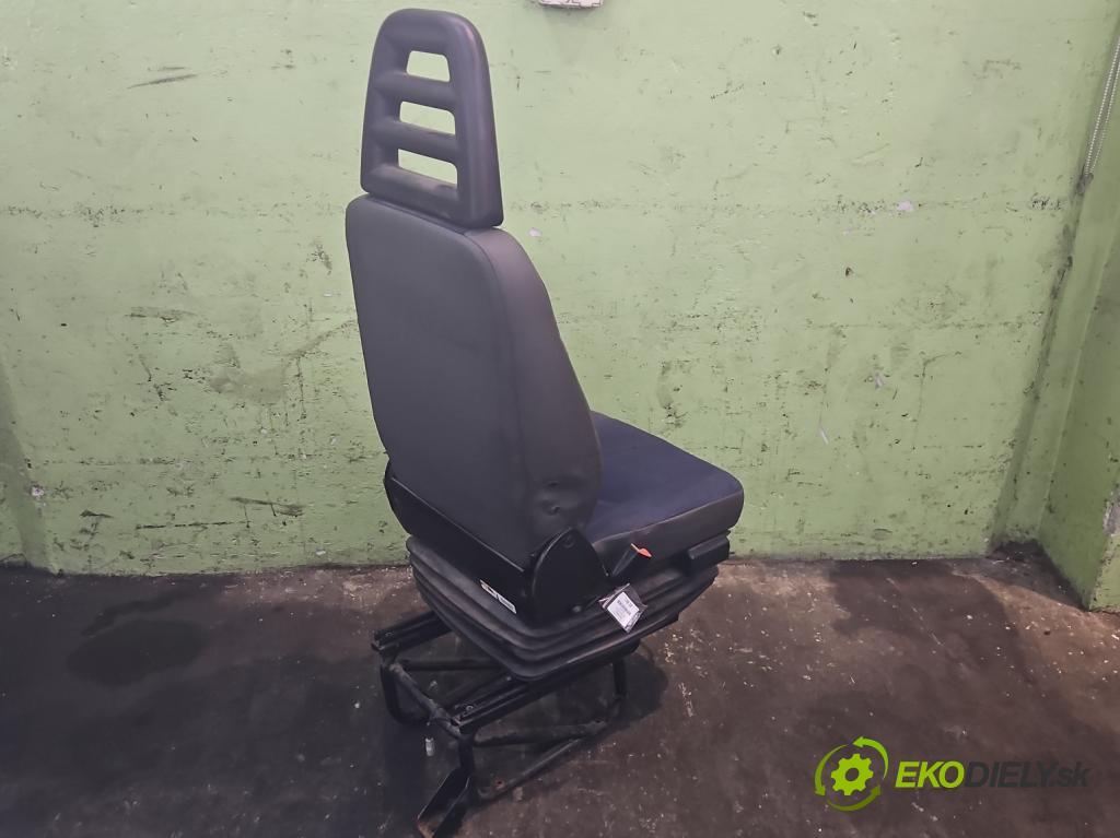 Iveco Daily IV 2006-2014 2.3 HPI 116 HP manual 85 kW 2287 cm3 5- Sedačka ľavý  (Sedačky, sedadlá)