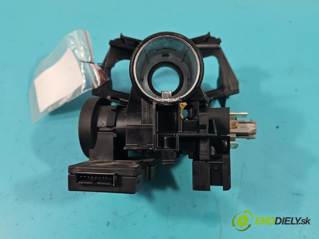 Opel Zafira A 1999-2005 2.2 dti 125 HP manual 92 kW 2172 cm3 5- Spínačka  (Spínacie skrinky a kľúče)