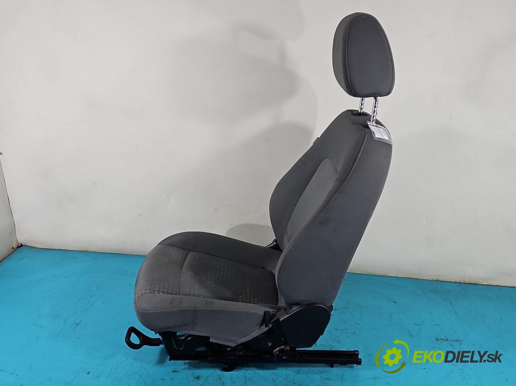 Chevrolet Aveo T300 2011-2014 1.2 16V 69KM manual 51 kW 1229 cm3 5- Sedačka pravý  (Sedačky, sedadlá)