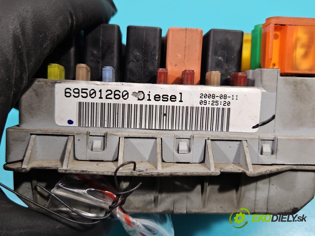Iveco Daily IV 2006-2014 2.3 HPI 116 hp manual 85 kW 2287 cm3 5- skříňka pojistková 69501260 (Pojistkové skříňky)