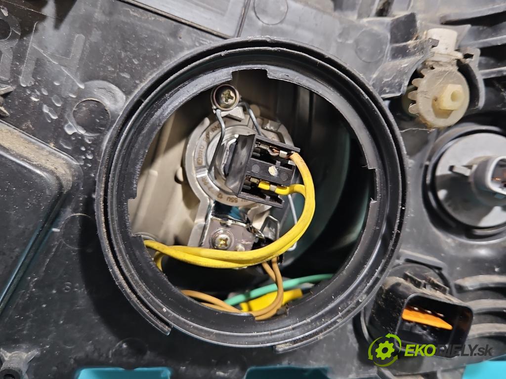 Chevrolet Aveo T300 2011-2014 1.2 16V 69KM manual 51 kW 1229 cm3 5- Reflektor: pravý  (Pravé)