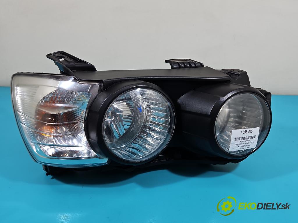 Chevrolet Aveo T300 2011-2014 1.2 16V 69KM manual 51 kW 1229 cm3 5- Reflektor: pravý  (Pravé)