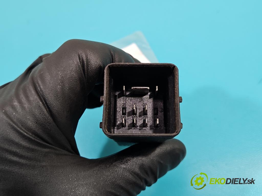 Iveco Daily IV 2006-2014 2.3 HPI 116 HP manual 85 kW 2287 cm3 5- Relé: svíčky: zařicích: 0281003039 (Relé)