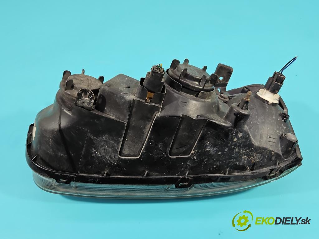 Hyundai Elantra III 2000-2006 1.6 16V 107 HP manual 79 kW 1599 cm3 5- Reflektor: pravý 92102-2DXXX (Pravé)