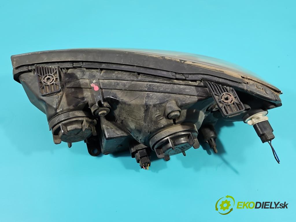 Hyundai Elantra III 2000-2006 1.6 16V 107 HP manual 79 kW 1599 cm3 5- Reflektor: pravý 92102-2DXXX (Pravé)