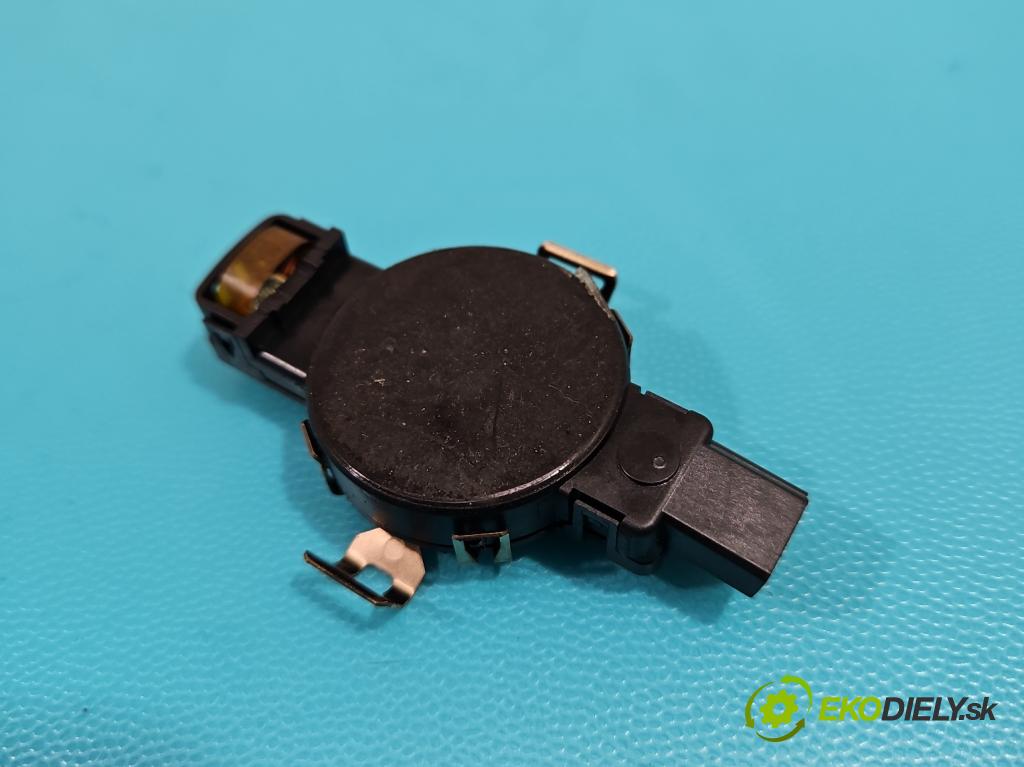 Vw Caddy IV 2020- 2.0 tdi 122 HP manual 90 kW 1968 cm3 5- snímač déšť: 5Q0907658 (Snímače dažďa)