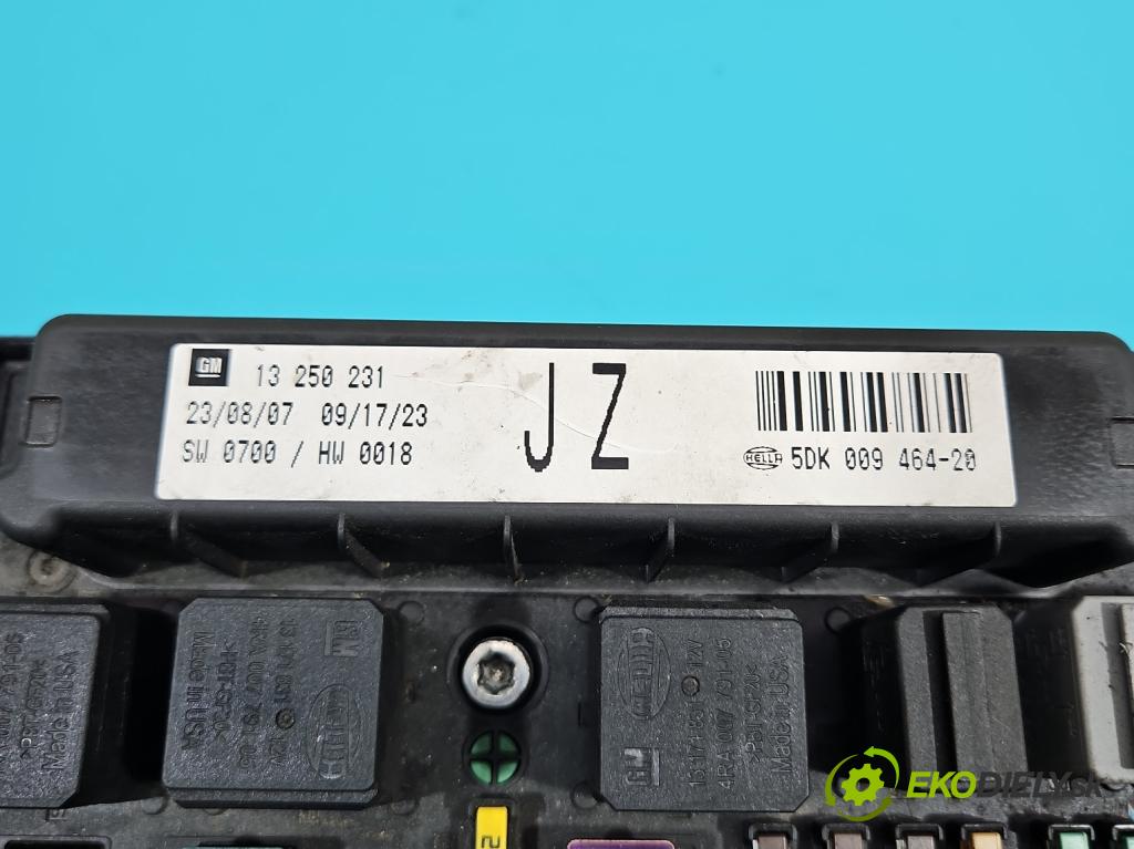 Opel Astra III 2004-2014 1.6 16V 116 hp manual 85 kW 1598 cm3 5- skříňka pojistková 13250231 (Pojistkové skříňky)