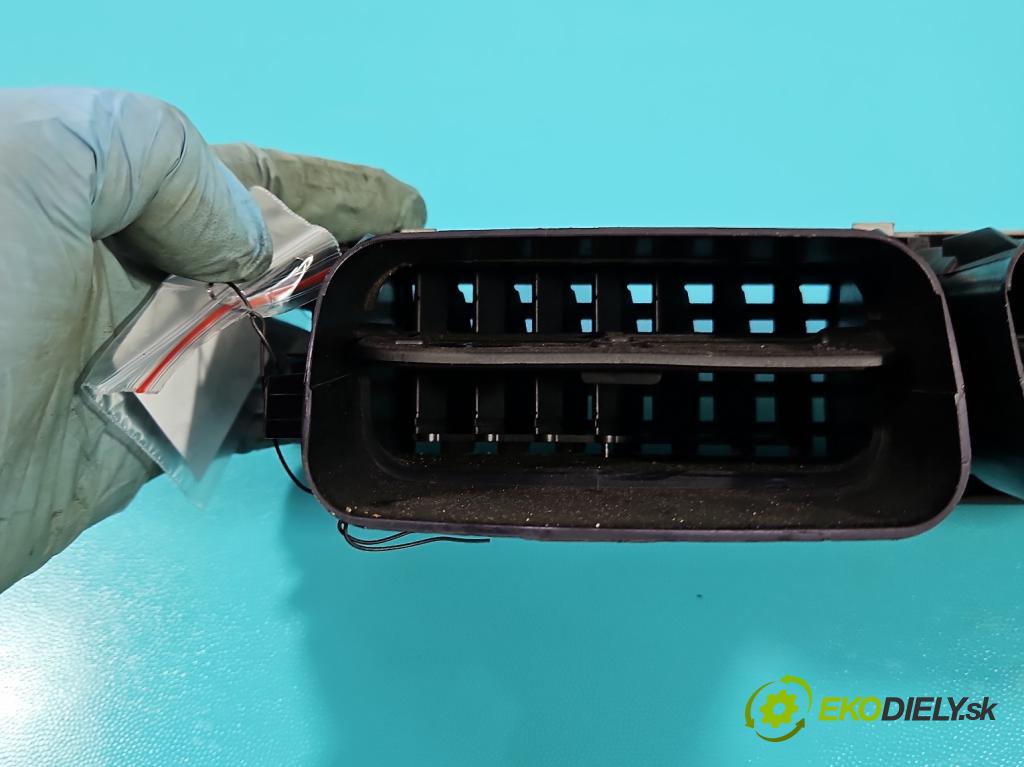 Vw Passat B5 1995-2005 1.9 tdi 101 HP manual 74 kW 1896 cm3 4- Mřížka: kúrenia stredová  (Mriežky kúrenia (fukáre))