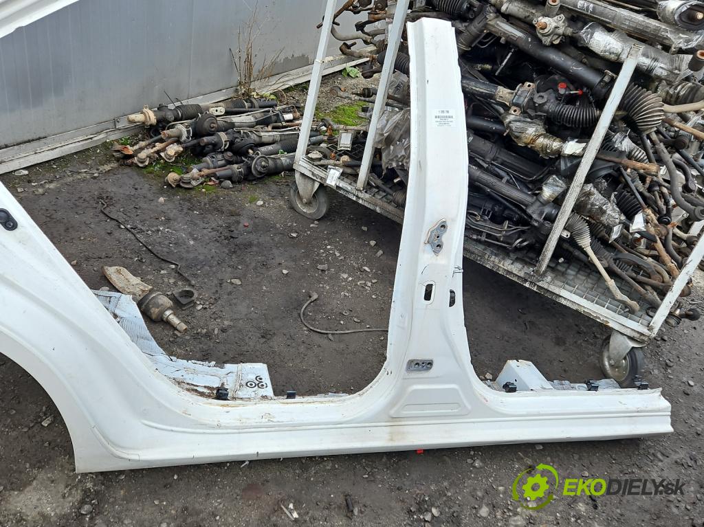 Toyota Corolla E16/E18  2013-2019 1.6 16V 132 hp manual 97 kW 1598 cm3 4- práh pravý  (Ostatní)