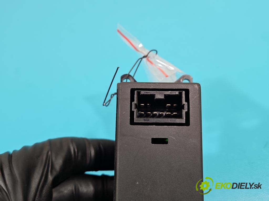 Mitsubishi Galant VIII 1993-2003 2.5 V6 163 hp manual 120 kW 2498 cm3 4- Přepínač oken zpětných zrcátek MR252815