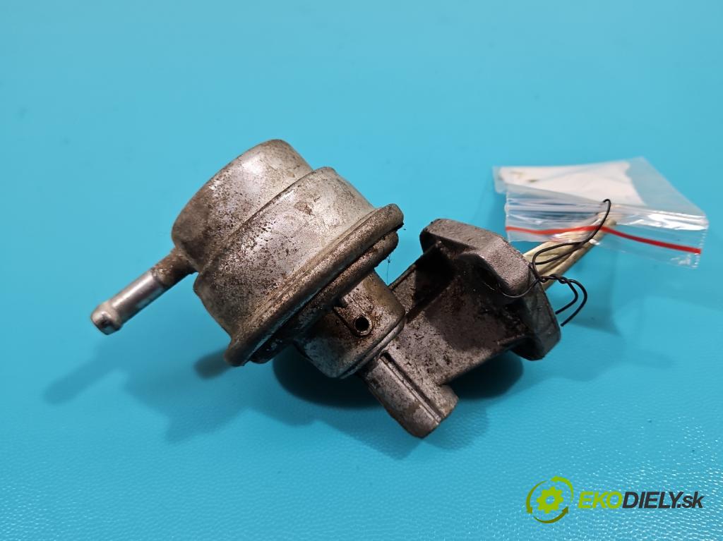 Audi 80 B3 1986-1991 1.8 karburátor: 75 hp manual 55 kW 1760 cm3 4- čerpadlo paliva 