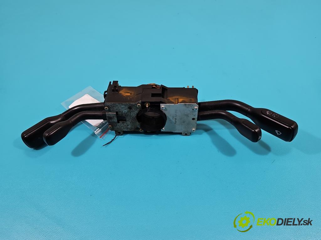 Audi 80 B3 1986-1991 1.8 karburátor: 75 HP manual 55 kW 1760 cm3 4- prepínač komplex:  (Prepínače, spínače, tlačidlá a ovládače kúrenia)