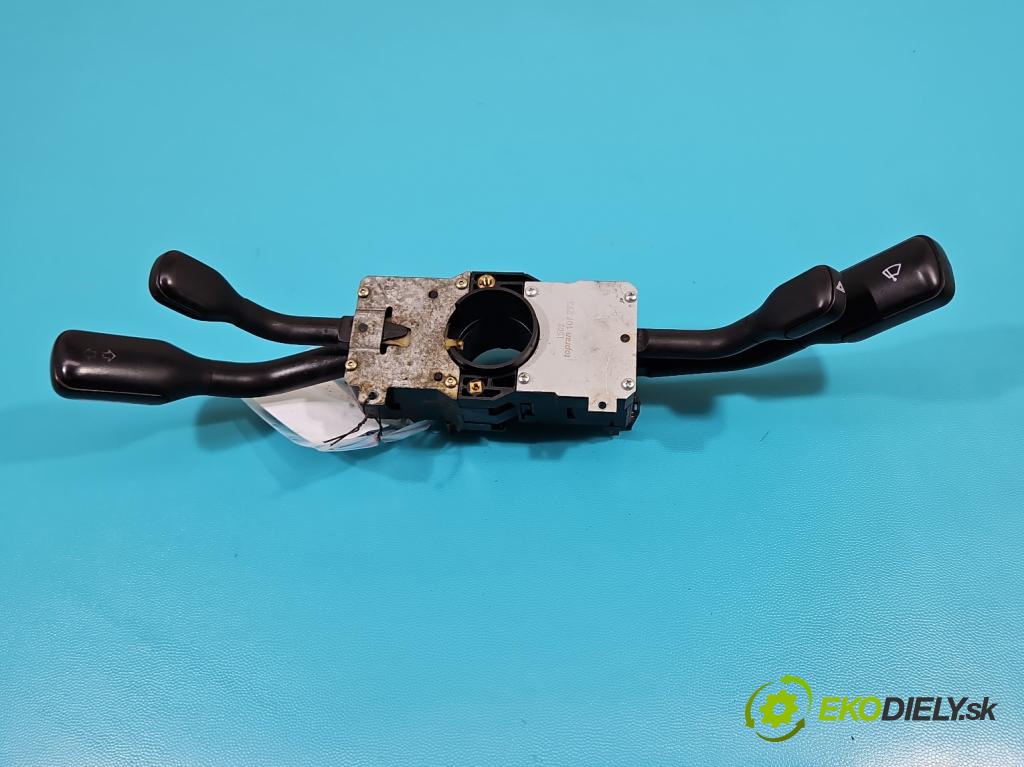 Audi 80 B3 1986-1991 1.8 karburátor: 75 HP manual 55 kW 1760 cm3 4- prepínač komplex:  (Prepínače, spínače, tlačidlá a ovládače kúrenia)