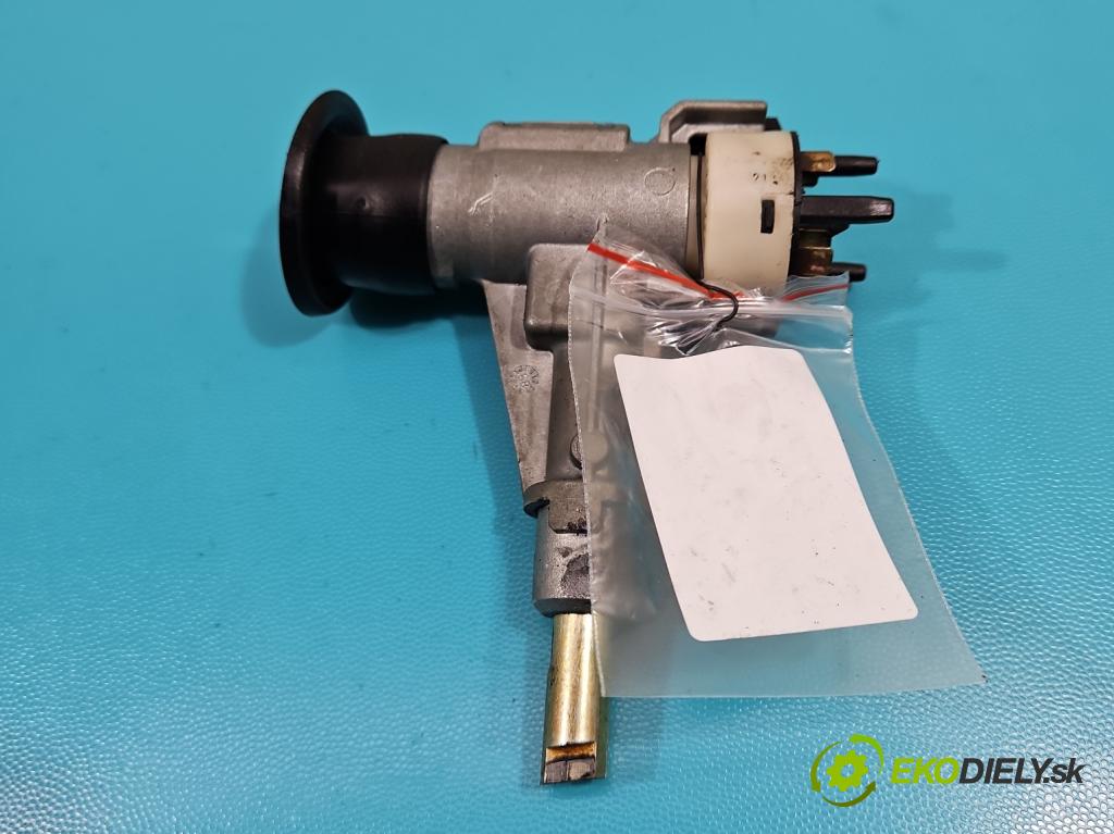 Audi 80 B3 1986-1991 1.8 karburátor: 75 HP manual 55 kW 1760 cm3 4- Spínačka 893905851 (Spínacie skrinky a kľúče)