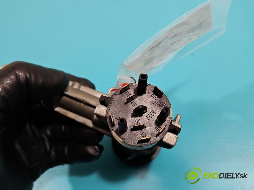 Audi 80 B3 1986-1991 1.8 karburátor: 75 HP manual 55 kW 1760 cm3 4- Spínačka 893905851 (Spínacie skrinky a kľúče)