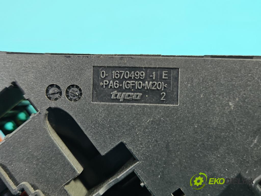 Bmw 5 F10 2010-2017 3.0d 258 hp automatic 190 kW 2993 cm3 5- skříňka pojistková 9234424 (Pojistkové skříňky)