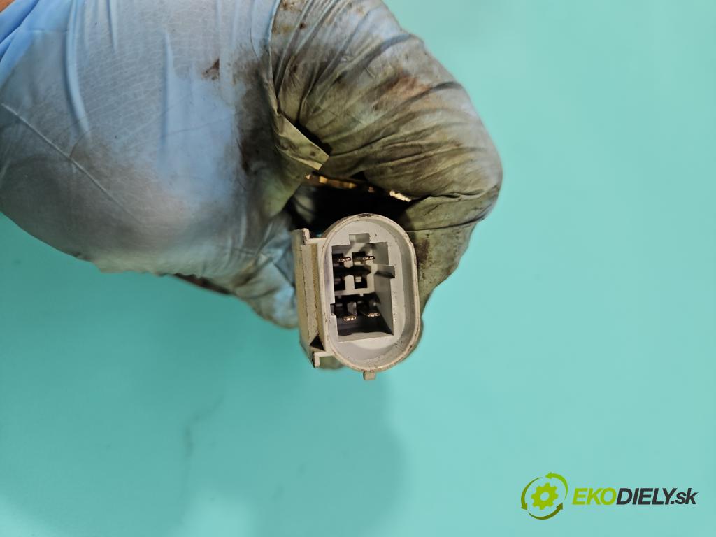 Iveco Daily III 1999-2006 2.3 HPI 116 HP manual 85 kW 2286 cm3 5- Spínačka  (Spínacie skrinky a kľúče)