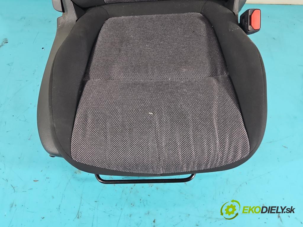 Fiat Tipo II 2015- 1.4 16V 95 HP manual 70 kW 1368 cm3 5- Sedačka pravý  (Sedačky, sedadlá)