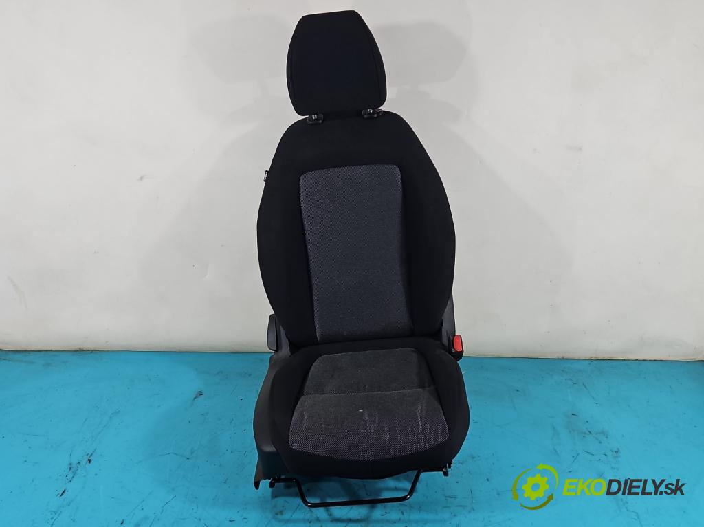 Fiat Tipo II 2015- 1.4 16V 95 HP manual 70 kW 1368 cm3 5- Sedačka pravý  (Sedačky, sedadlá)