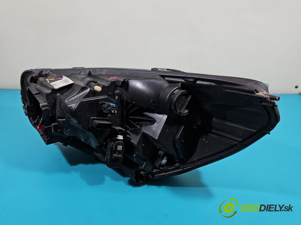 Renault Clio IV 2012-2020 0.9 T 90 HP manual 66 kW 898 cm3 5- Reflektor: pravý 260101766R (Pravé)