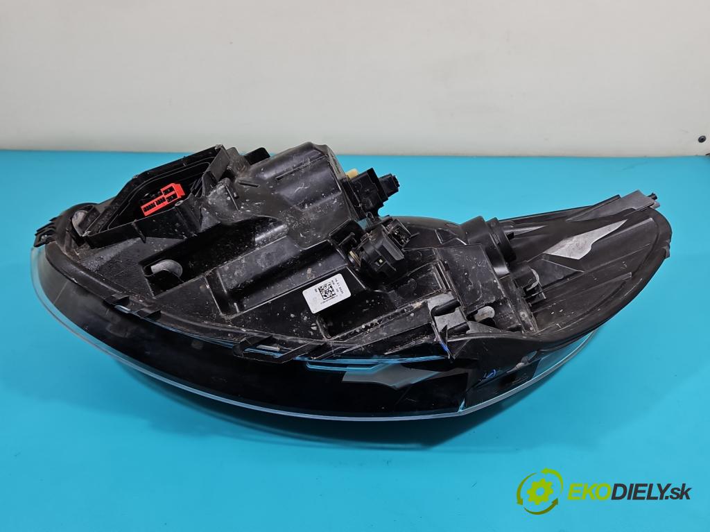 Renault Clio IV 2012-2020 0.9 T 90 HP manual 66 kW 898 cm3 5- Reflektor: pravý 260101766R (Pravé)