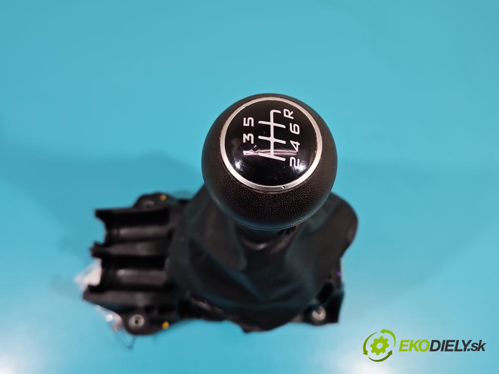 Fiat Tipo II 2015- 1.4 16V 95 HP manual 70 kW 1368 cm3 5- Páka: Změny: stupeň,rýchlosť 50295450 (Rýchlostné páky / kulisy)