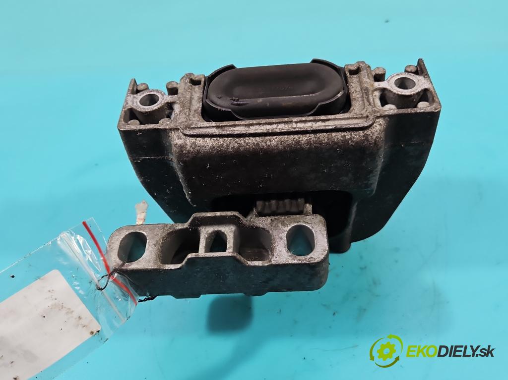 Seat Leon III 2012-2020 2.0 tdi 150 HP manual 110 kW 1968 cm3 5- držiak motora 5Q0199262BJ