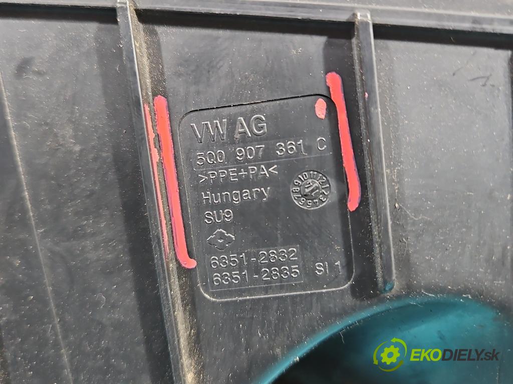 Seat Leon III 2012-2020 2.0 tdi 150 hp manual 110 kW 1968 cm3 5- skříňka pojistková 5Q0907361C (Pojistkové skříňky)