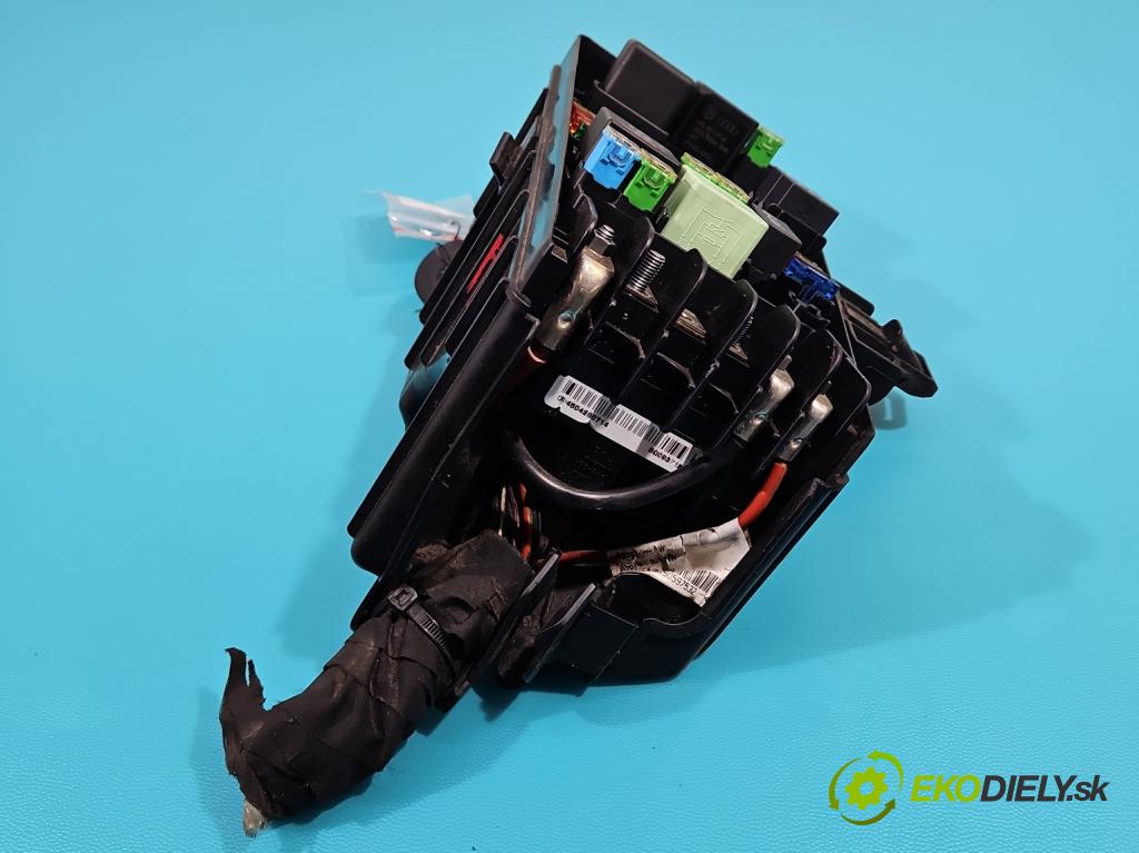 Seat Leon III 2012-2020 2.0 tdi 150 hp manual 110 kW 1968 cm3 5- skříňka pojistková 5Q0907361C (Pojistkové skříňky)