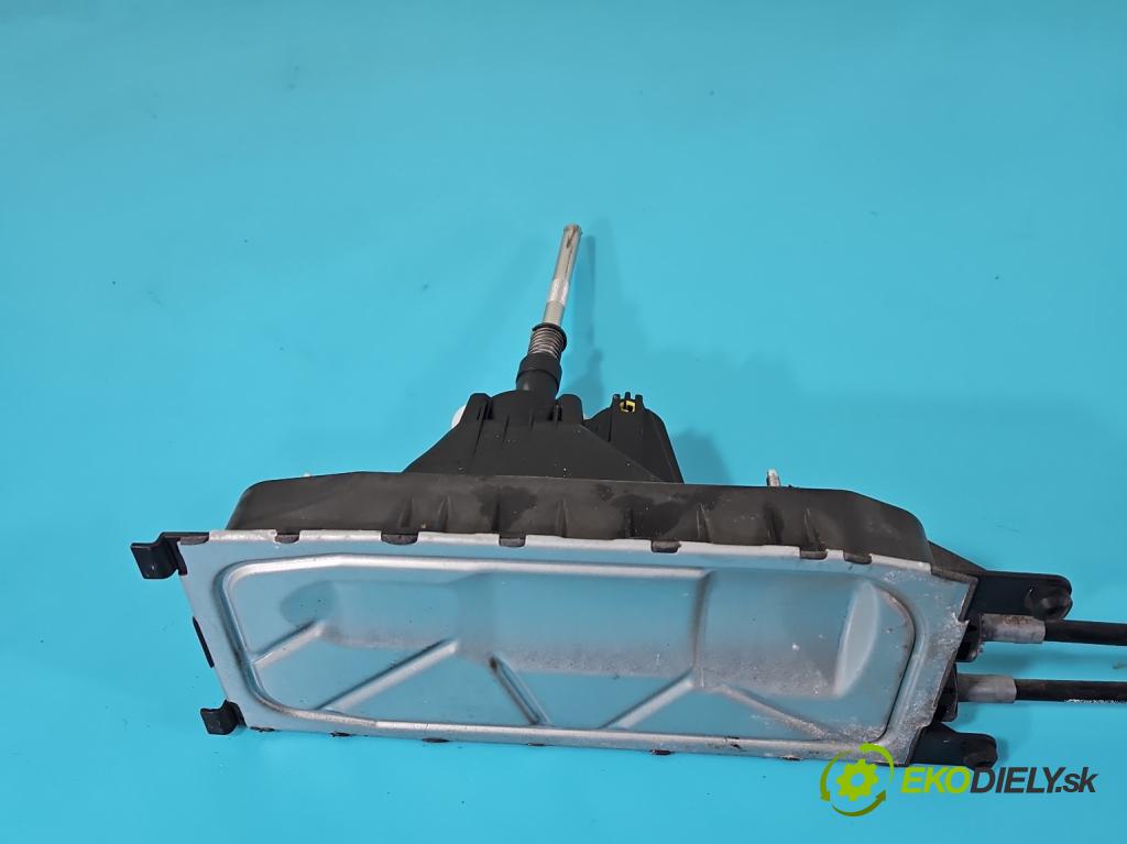 Seat Leon III 2012-2020 2.0 tdi 150 HP manual 110 kW 1968 cm3 5- Páka: Změny: stupeň,rýchlosť 5Q0711049AQ (Rýchlostná páka (kulisa))