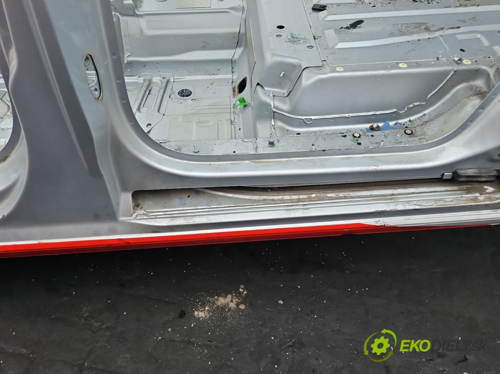 Vw Caddy IV 2020- 2.0 tdi 122 hp manual 90 kW 1968 cm3 5- práh levý  (Ostatní)