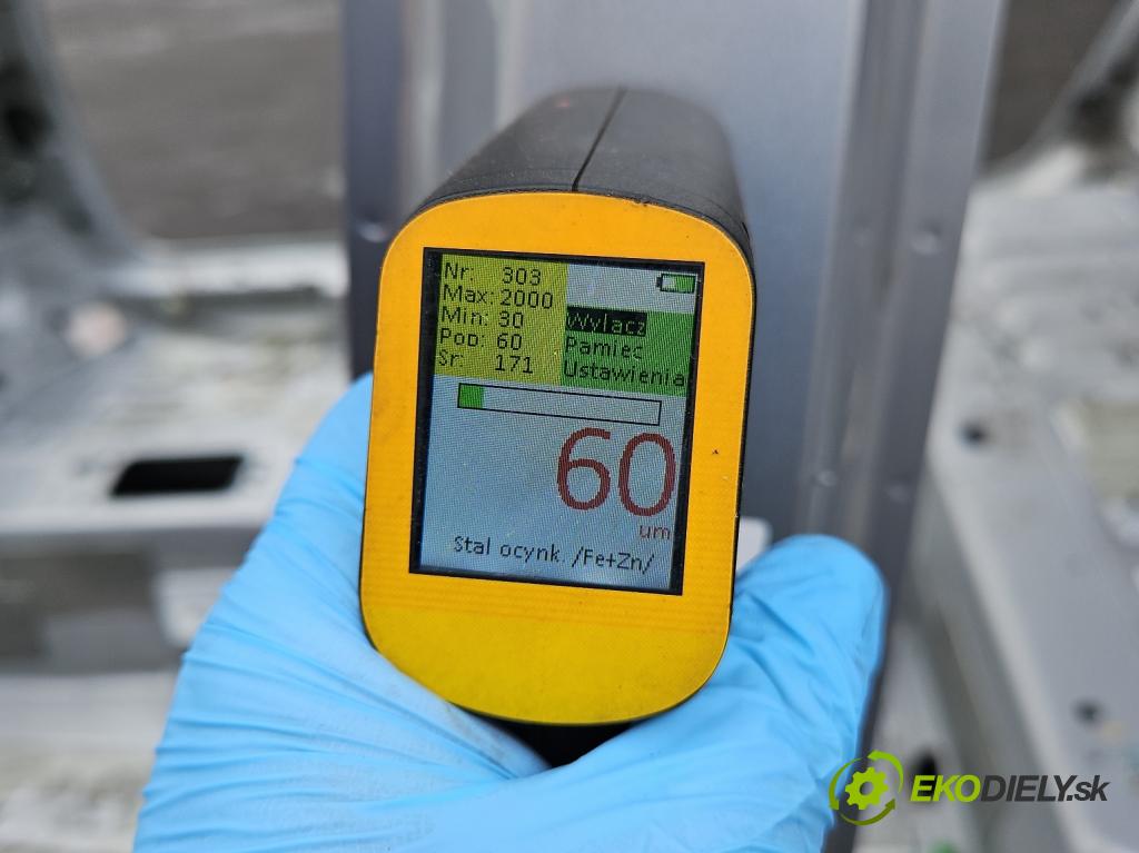 Vw Caddy IV 2020- 2.0 tdi 122 hp manual 90 kW 1968 cm3 5- práh levý  (Ostatní)