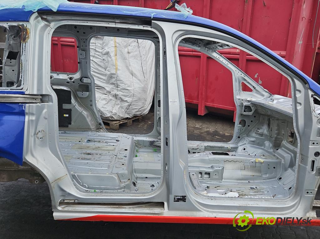 Vw Caddy IV 2020- 2.0 tdi 122 hp manual 90 kW 1968 cm3 5- práh pravý  (Ostatní)