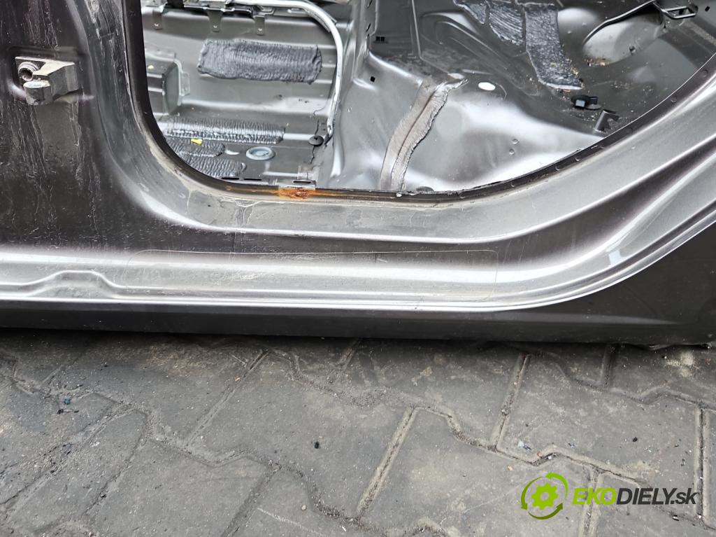 Seat Leon III 2012-2020 2.0 tdi 150 hp manual 110 kW 1968 cm3 5- práh levý  (Ostatní)