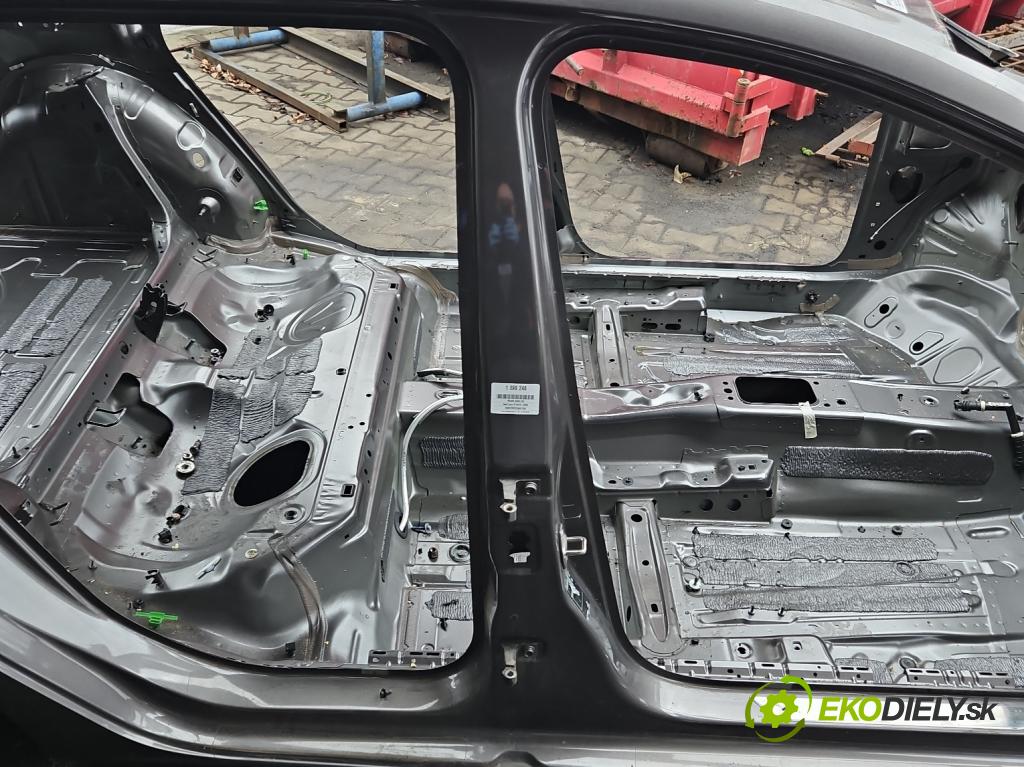 Seat Leon III 2012-2020 2.0 tdi 150 hp manual 110 kW 1968 cm3 5- práh pravý  (Ostatní)