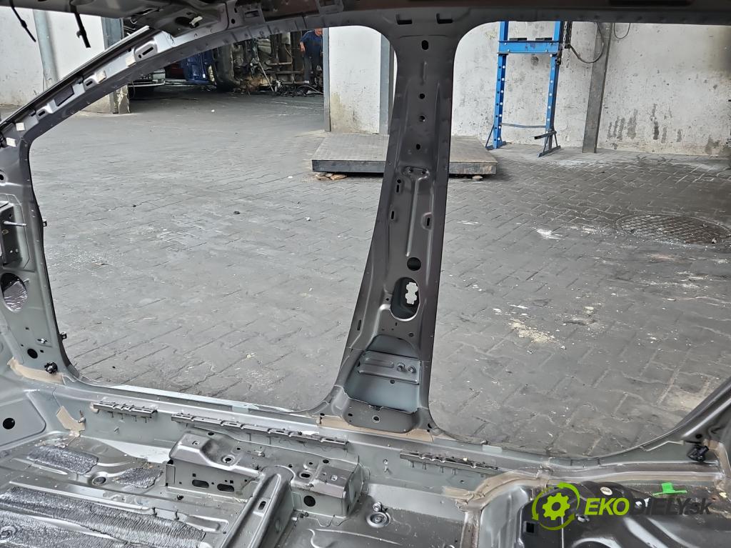 Seat Leon III 2012-2020 2.0 tdi 150 hp manual 110 kW 1968 cm3 5- práh pravý  (Ostatní)